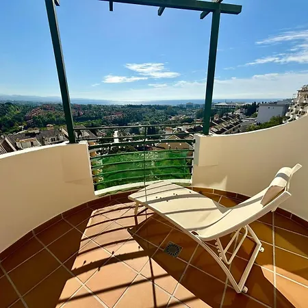 Classy Flat W/ Impressive Views Apartment