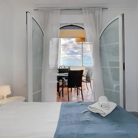 Classy Flat W/ Impressive Views * Marbella