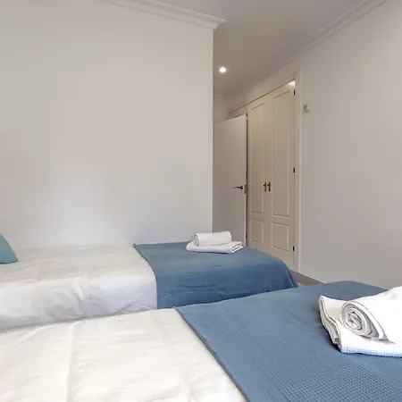 Apartment Classy Flat W/ Impressive Views