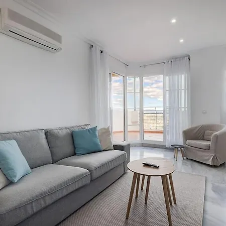 Classy Flat W/ Impressive Views