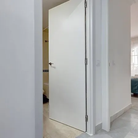 Classy Flat W/ Impressive Views Marbella