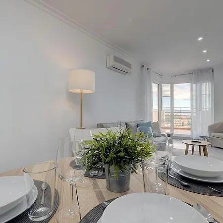 Apartment Classy Flat W/ Impressive Views