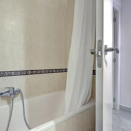 Classy Flat W/ Impressive Views Apartment