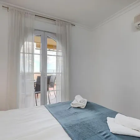 Apartment Classy Flat W/ Impressive Views *