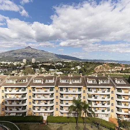 Apartment Classy Flat W/ Impressive Views Marbella