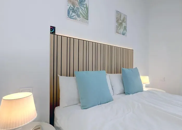 Classy Flat W/ Impressive Views *
