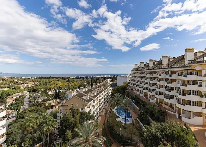 Classy Flat W/ Impressive Views * Marbella