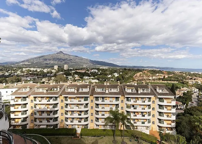 Apartment Classy Flat W/ Impressive Views Marbella